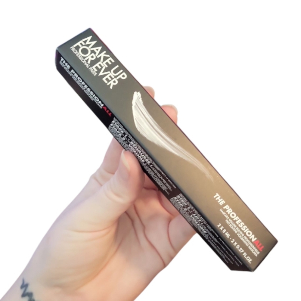 The Professionall 24HR Double-Ended Lifting & Volumizing Mascara in Black
